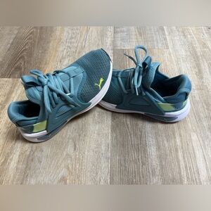 Puma Softride Enzo Evo Sneakers (EUC)